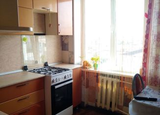 Продается двухкомнатная квартира, 44 м2, село Кременкуль, улица Ленина, 2