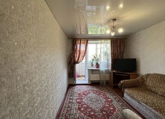 Продается 2-комнатная квартира, 46.2 м2, поселок городского типа Инской, улица Ильича, 27