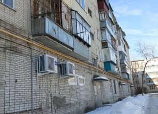 Продажа 2-ком. квартиры, 44 м2, Курганская область, улица Криволапова, 50