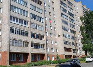 Продается 3-комнатная квартира, 62.9 м2, Кировская область, улица Карла Либкнехта, 141