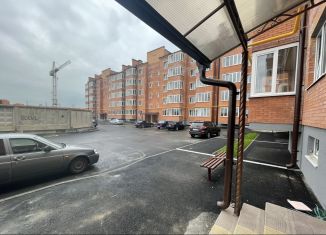 Двухкомнатная квартира на продажу, 68 м2, Владикавказ, улица Цоколаева, 40