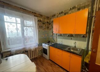 Продам четырехкомнатную квартиру, 80 м2, Чебоксары, улица Юрия Гагарина, 45