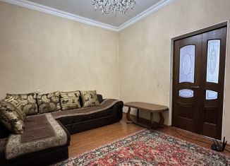 Сдается в аренду 1-комнатная квартира, 40 м2, Махачкала, улица Магомета Гаджиева, 67