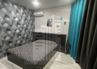 Продается двухкомнатная квартира, 55.3 м2, посёлок Российский, улица Ратной Славы, 38