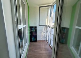 Продам 1-ком. квартиру, 33 м2, Тюмень, улица Червишевский Тракт, 45к6, ЖК Апрель