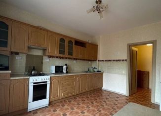 Сдаю 2-ком. квартиру, 70 м2, Йошкар-Ола, улица Панфилова, 24, микрорайон Вашский