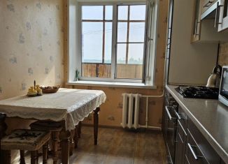 Сдаю 3-комнатную квартиру, 63 м2, Чехов, улица Чехова, 12