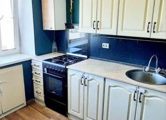 Продам 2-ком. квартиру, 42.5 м2, Тверь, площадь Терешковой, 47/27