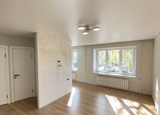 Продам 2-ком. квартиру, 45.3 м2, Копейск, улица Лизы Чайкиной, 42