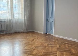 Продаю трехкомнатную квартиру, 80 м2, Краснодар, Платановый бульвар, 9, микрорайон Юбилейный