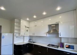 Сдам 2-комнатную квартиру, 65 м2, Йошкар-Ола, улица Анциферова, 33А, 1-й микрорайон