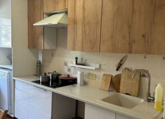 Сдача в аренду двухкомнатной квартиры, 50 м2, Крым, улица Космонавтов, 26