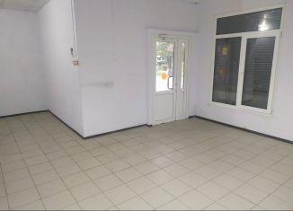 Продаю торговую площадь, 31 м2, Лабинск, улица Мира