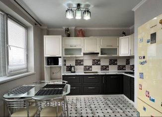 Продам 3-ком. квартиру, 81.1 м2, Астрахань, Балашовская улица, 13к3, ЖК Времена Года