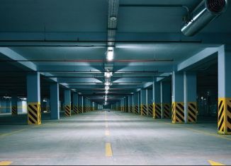 Сдача в аренду машиноместа, 15 м2, Удмуртия, улица Холмогорова, 15А