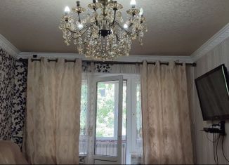 Сдается в аренду 2-ком. квартира, 46 м2, Грозный, улица Дьякова, 19, 4-й микрорайон