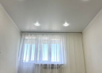 Продается однокомнатная квартира, 33 м2, Азнакаево, улица Валиханова, 16