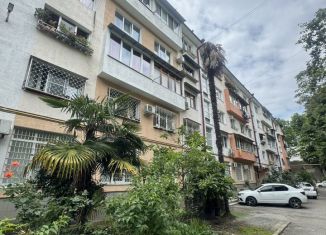 Сдается в аренду 1-комнатная квартира, 30 м2, Сочи, Ворошиловская улица, 4, микрорайон Бытха