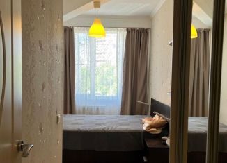 Сдается в аренду 2-ком. квартира, 47 м2, Сочи, улица Фадеева, 25, микрорайон Мамайка