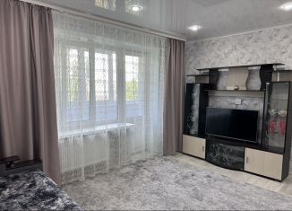 Сдается в аренду 1-ком. квартира, 35.2 м2, Тихорецк, улица Калинина, 126