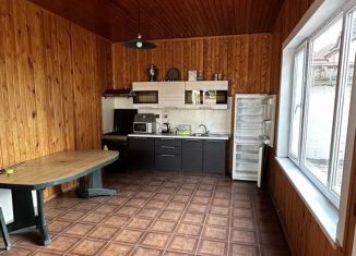 Сдам в аренду дом, 200 м2, Махачкала, Кировский внутригородской район, Аварская улица