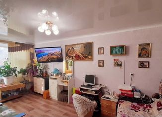 Продается 2-ком. квартира, 45 м2, Кумертау, улица Дзержинского, 6