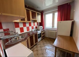 Продаю 1-комнатную квартиру, 30.5 м2, Тобольск, 8-й микрорайон, 21
