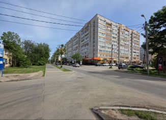 Продам торговую площадь, 62 м2, Смоленск, улица Черняховского, 15