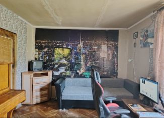 Продаю 2-ком. квартиру, 42.2 м2, Санкт-Петербург, Василеостровский район, Канареечная улица, 10
