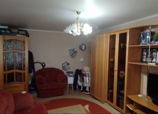 Продаю 1-ком. квартиру, 32 м2, Балашов, улица Орджоникидзе, 1