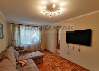 Продажа 2-комнатной квартиры, 43.6 м2, Майкоп, улица Димитрова, 13