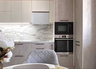 Продам 3-ком. квартиру, 84 м2, Калининград, Ленинградский район, Крымский проезд, 2