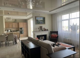 Аренда 2-ком. квартиры, 115 м2, Краснодар, микрорайон Черемушки, Кубанская улица