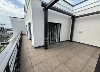 Продаю трехкомнатную квартиру, 123 м2, Новосибирская область, 3-й микрорайон, 8