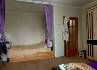 Продаю однокомнатную квартиру, 36 м2, Апшеронск, улица Ворошилова, 1