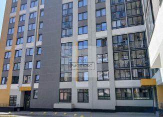 Продам 3-комнатную квартиру, 92 м2, Екатеринбург, метро Уральская, Солнечная улица, 33А