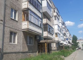 Продается 2-комнатная квартира, 52.1 м2, Нижний Тагил, улица Красных Партизан, 2
