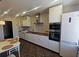 Сдается трехкомнатная квартира, 89 м2, Новосибирск, улица Галущака, 15, метро Заельцовская