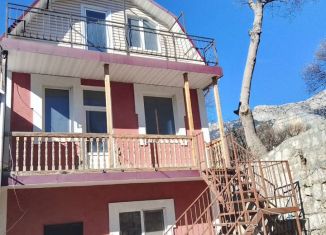 Продаю 5-комнатную квартиру, 133 м2, Алупка, улица И. Левитана, 9