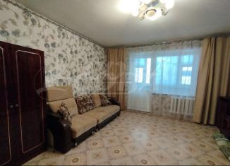 Сдается в аренду трехкомнатная квартира, 65 м2, Тобольск, 7-й микрорайон, 99