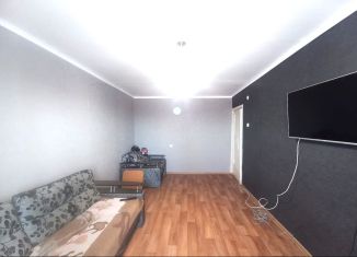 Продается 2-комнатная квартира, 50 м2, Курган, улица Криволапова, 13