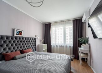Продаю 2-ком. квартиру, 61 м2, Санкт-Петербург, улица Лидии Зверевой, 9к2, метро Озерки
