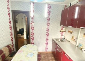 Продам 2-ком. квартиру, 43.7 м2, Сокол, улица Суворова, 24