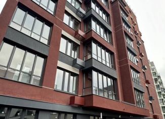Продам 3-ком. квартиру, 89 м2, Тюмень, улица Пожарных и Спасателей, 14
