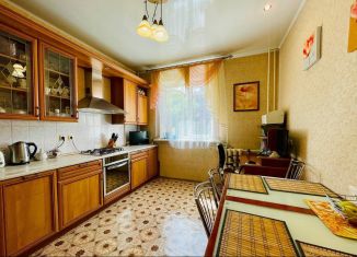 Продаю 3-ком. квартиру, 92.8 м2, Курск, улица Володарского, 44