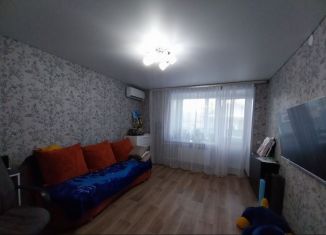 Продаю 2-ком. квартиру, 45 м2, Бузулук, улица 15-я Линия, 63