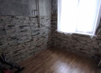 Продажа трехкомнатной квартиры, 60 м2, Челябинск, улица Барбюса, 80