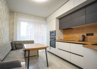 Двухкомнатная квартира на продажу, 61.3 м2, Новосибирск, микрорайон Закаменский, 23, метро Золотая Нива