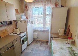Продается 3-комнатная квартира, 65.3 м2, Челябинск, улица Салавата Юлаева, 1