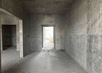 Продается 1-комнатная квартира, 43 м2, посёлок городского типа Семендер, проспект Казбекова, 50